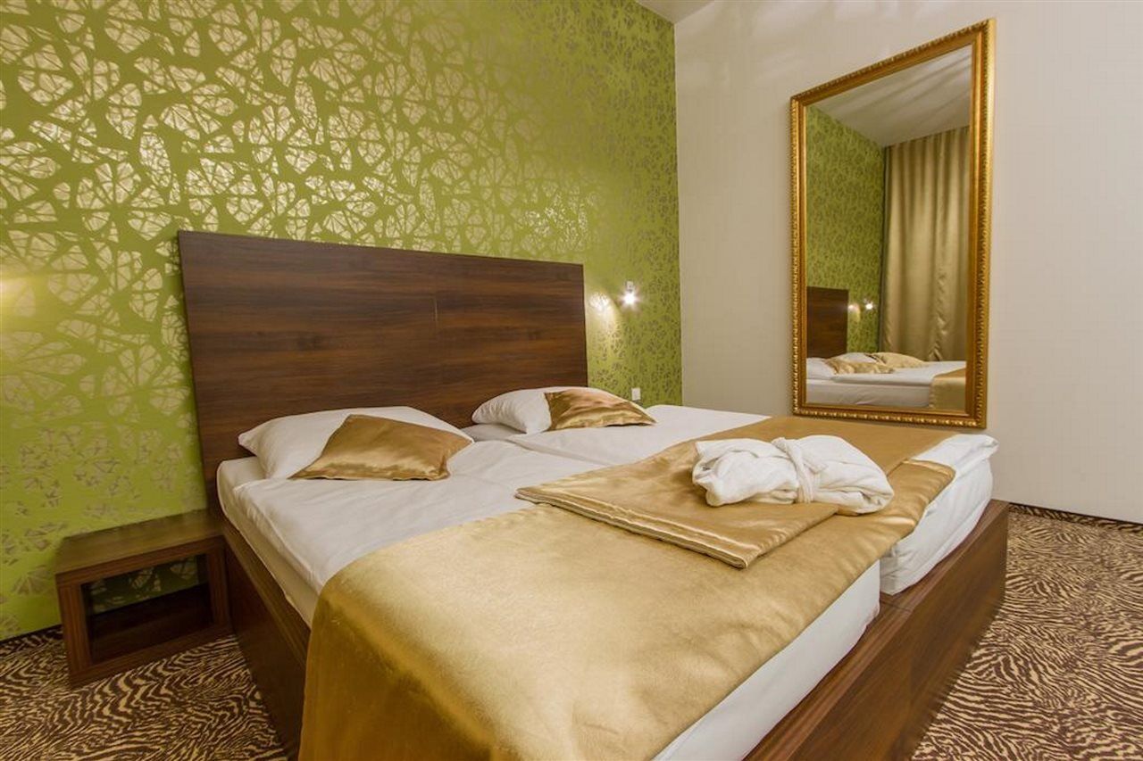 Hotel Rimski Dvor - Rimske Terme Rimske Toplice Ngoại thất bức ảnh